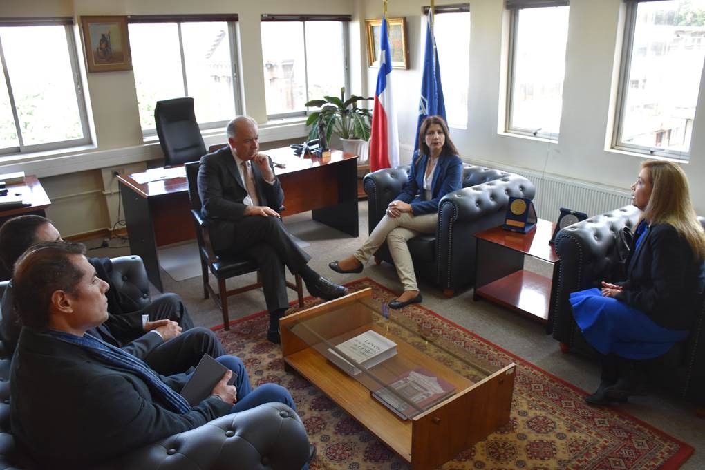 Reunión Corte de Apelaciones Puerto Montt.jpg